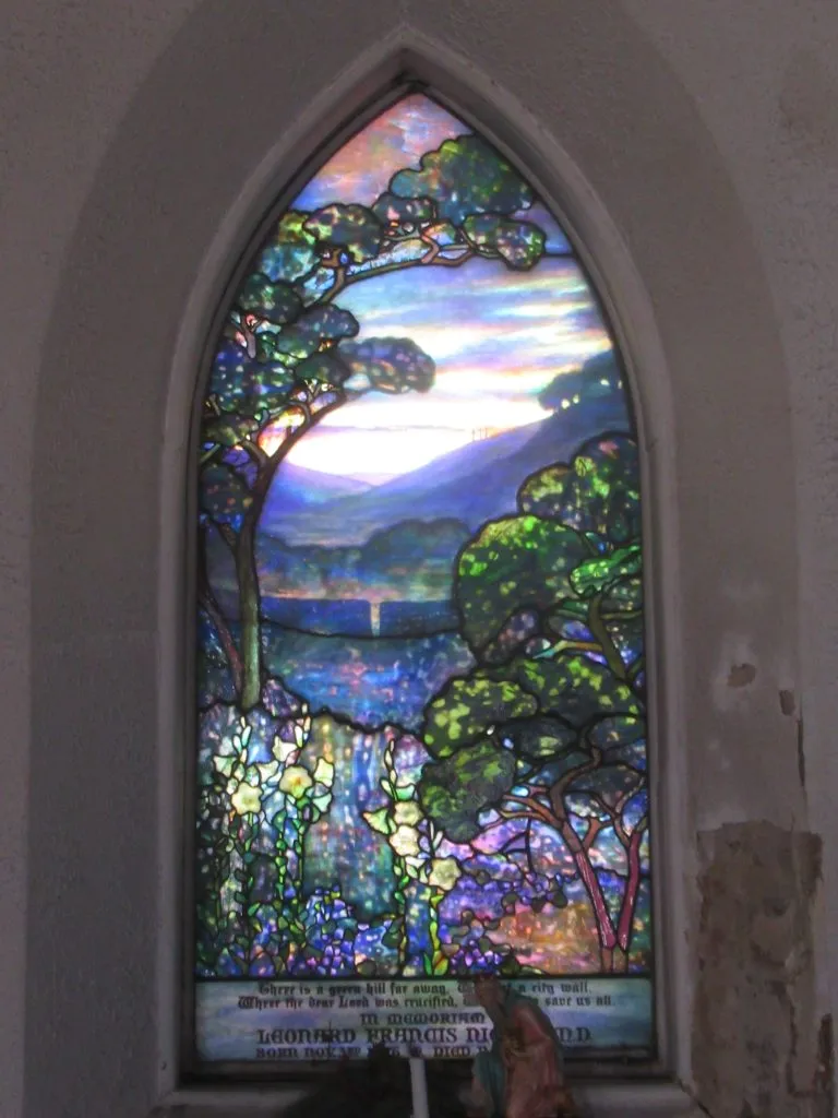 Anglican Watch launches online petition to save St. Thomas Church New Windsor and its art. Please sign!